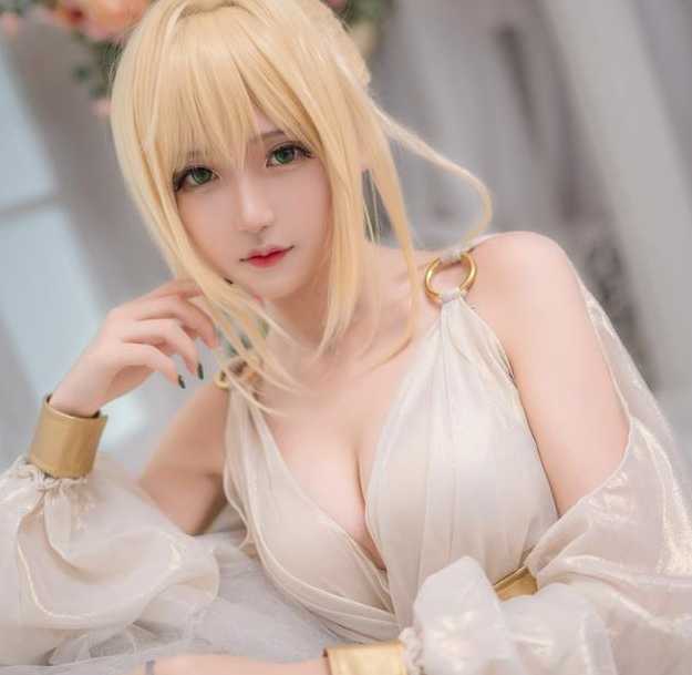 【奇怪/极品COS】斗鱼二次元现任一姐：腐团儿顶级COS福利大合集！【超级精美/1.1G】游戏中文版下载|无需安装解压即玩-千万少女